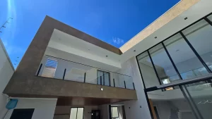 Revestimento Cristal Premium Espaço Madeiro-aplicação de pedras naturais